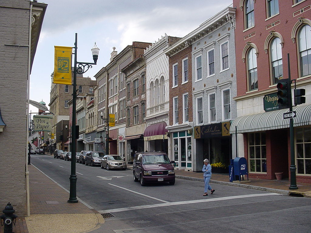 The best downtowns in the USA have a mix of charm and modernity ... photo by CC user henristosch on wikimedia 
