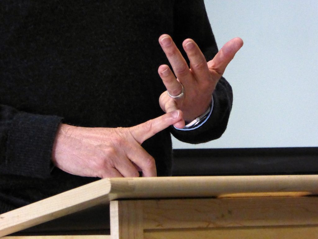 public-speaking-hand-gestures-6